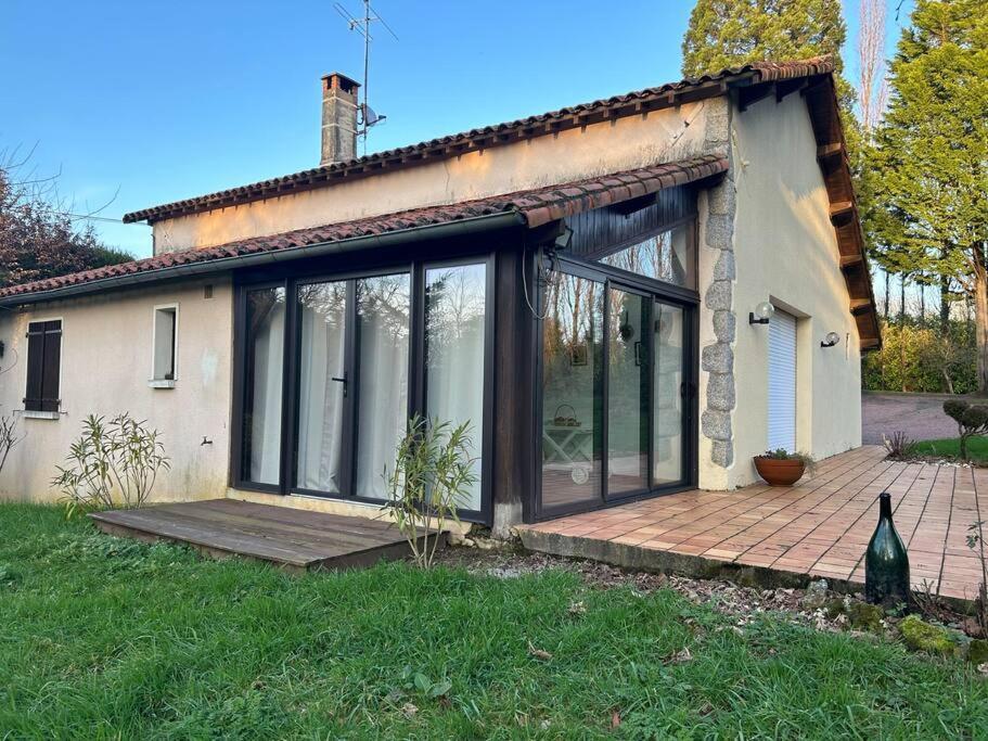 Maison Paisible Avec Lac Prive Secondigny エクステリア 写真